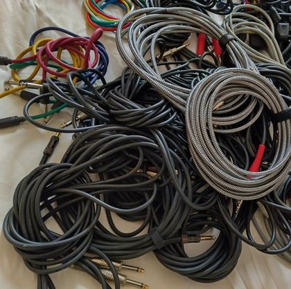 various-Huge lot of leads - WYSIWYG A/S